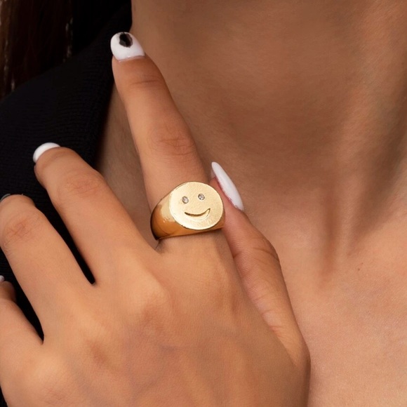 n e w |  smiley ring⭐️ - Picture 2 of 10